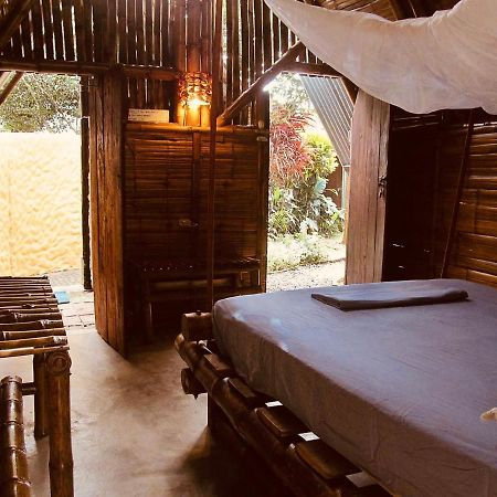 The Mudhouse Hostel Mompiche Exterior foto