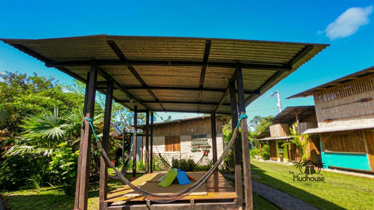 The Mudhouse Hostel Mompiche Exterior foto