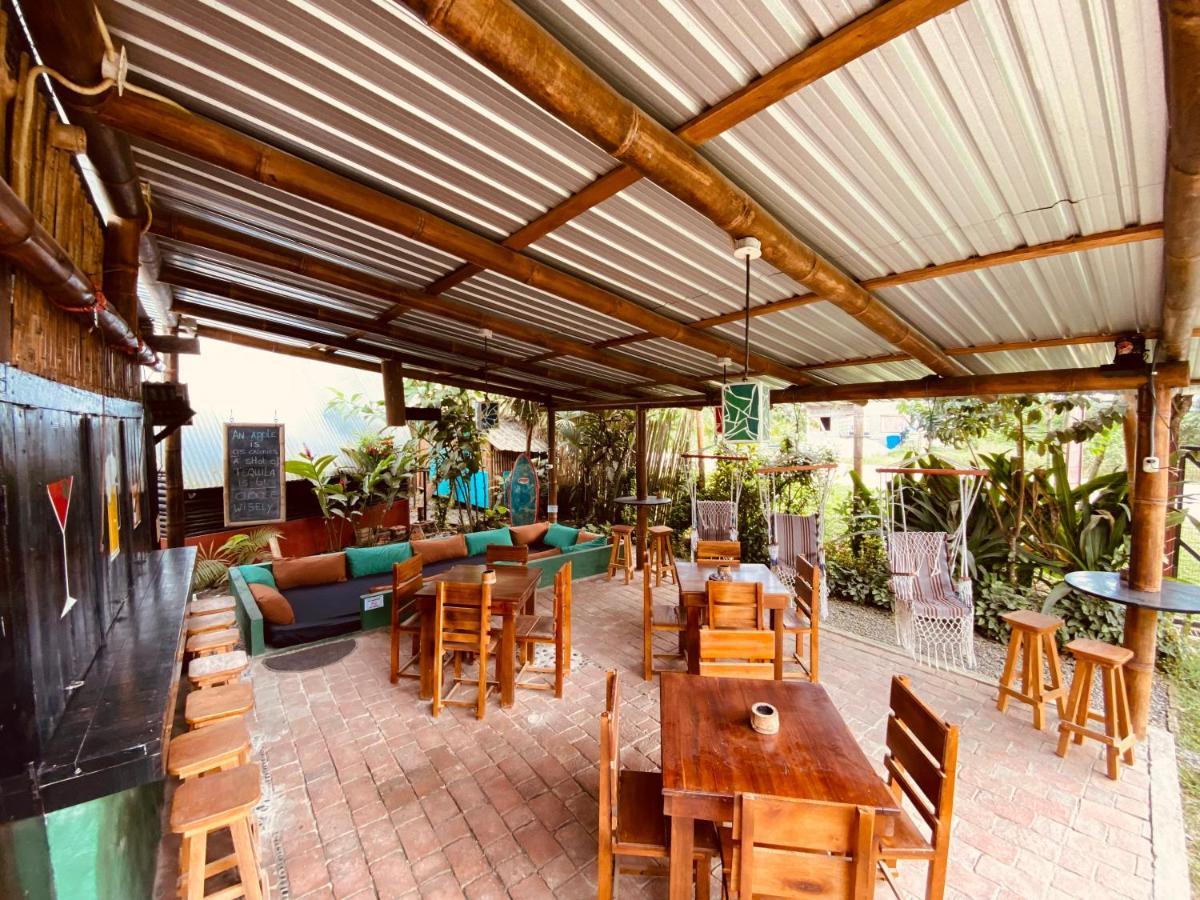 The Mudhouse Hostel Mompiche Exterior foto