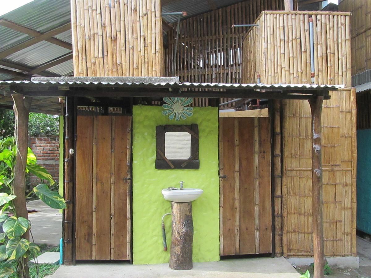 The Mudhouse Hostel Mompiche Exterior foto